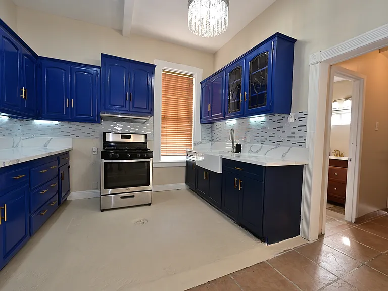 332 E Olive Ave — Photo 16