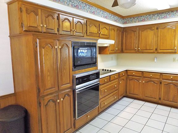 4th image of 1405 Braeburn Dr