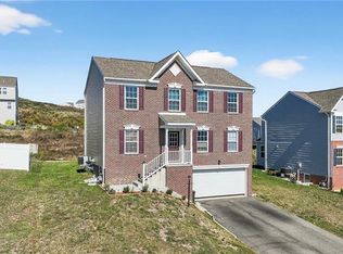 555 Gardenia Dr, Belle Vernon, PA 15012
