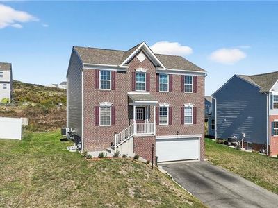 555 Gardenia Dr, Belle Vernon, PA, 15012