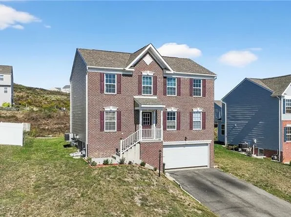 555 Gardenia Dr, Belle Vernon, PA 15012