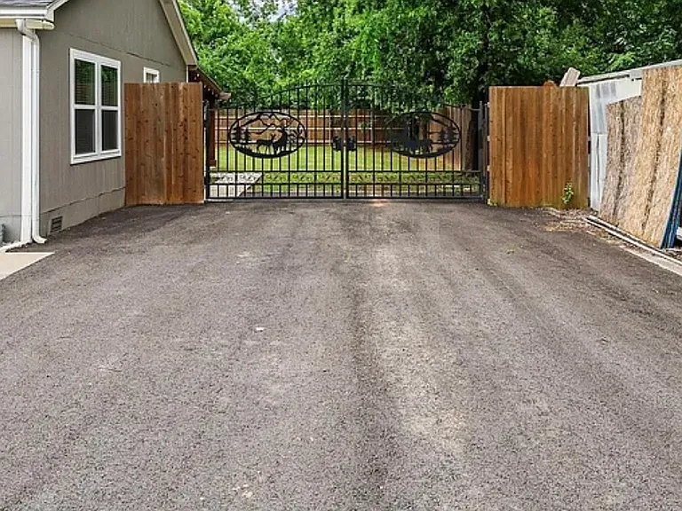 1020 W Ford St — Photo 10