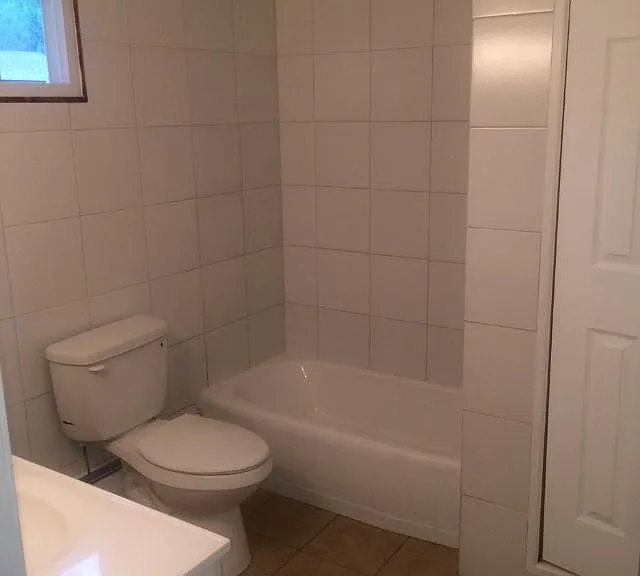 main bath with linen closet