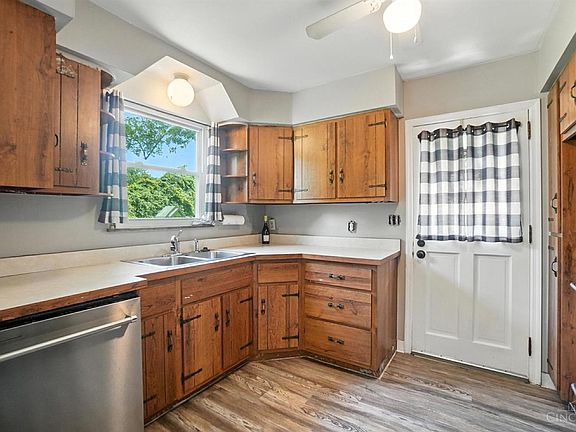 3rd image of 5630 Karen Ave