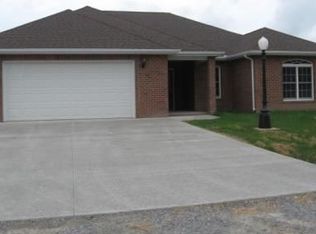 201 Breeze Dr, Carterville, IL 62918