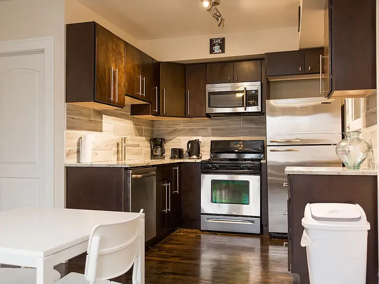 4136 W Palmer Ave #2L — Photo 7