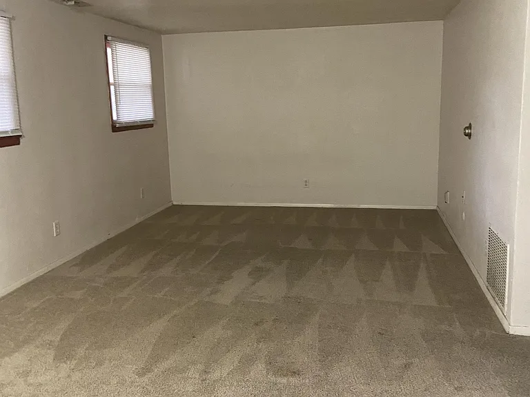 403 Ellen Ave #5 — Photo 2