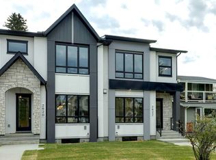2620 30th St SW, Calgary, AB T3E 2L5