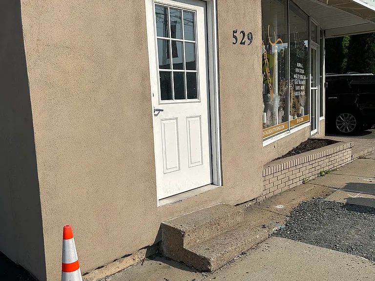 529 Lincoln Ave #4 — Photo 1