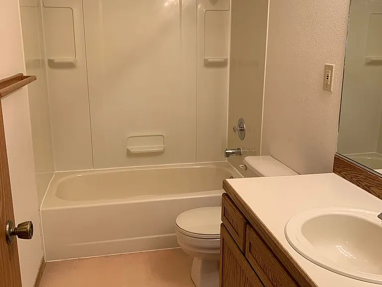 3401 Lakeshore Dr — Photo 10