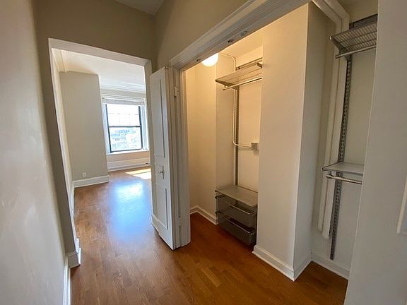 5th image of 415 W Belmont Ave #1130