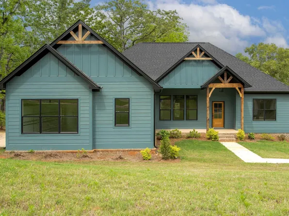 140 Estates Club Dr, Pell City, AL 35128