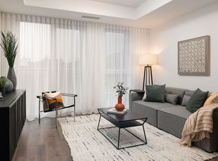 555 College St #601, Toronto, ON M6G0B1