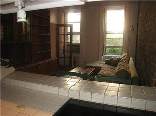 Rented by R New York | media 21