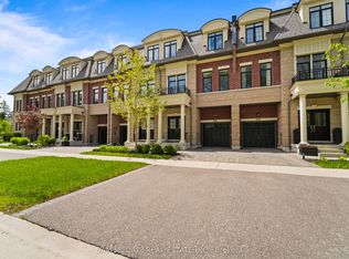 1638 Crestview Ave, Mississauga, ON L5G0C3