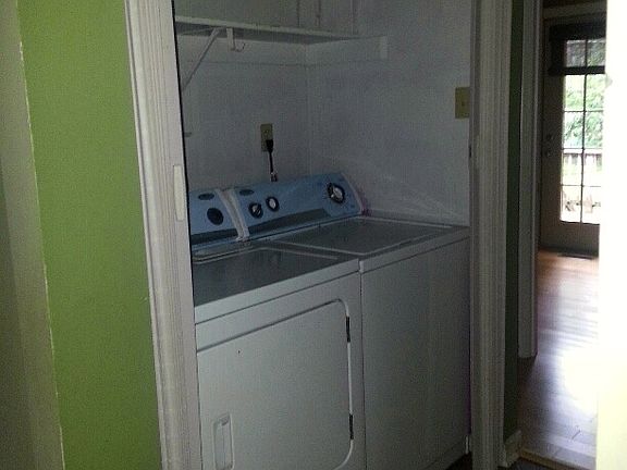 5th image of 7507 Hawthorne Ave