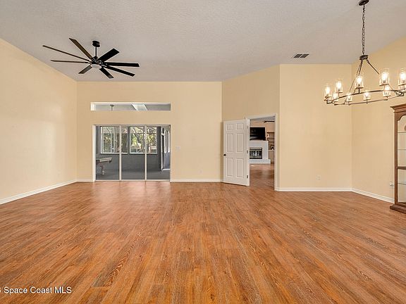 5th image of 660 Jillotus St