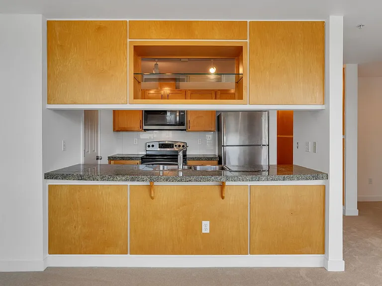 300 110th Ave NE #605 — Photo 12