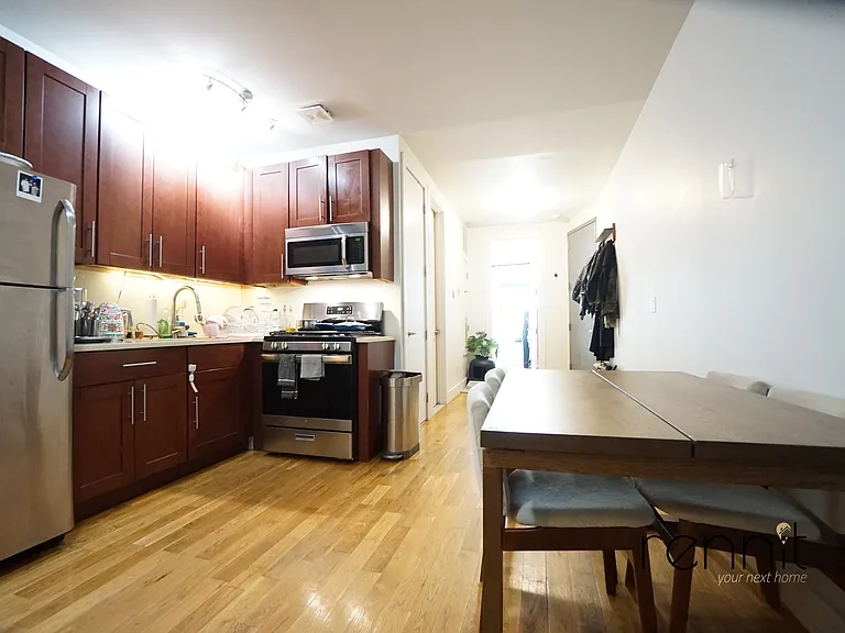 133 Patchen Ave #1R — Photo 2