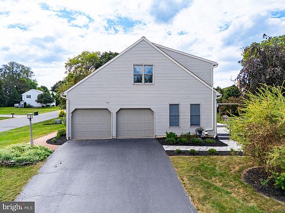 2nd image of 1827 Krystle Dr