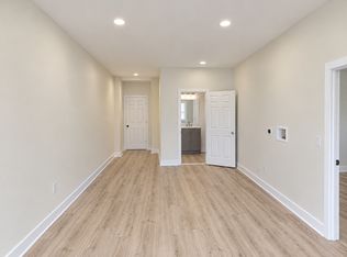 4118 S Doctor Martin Luther King Junior Drive Front Floor 2, Chicago, IL 60653