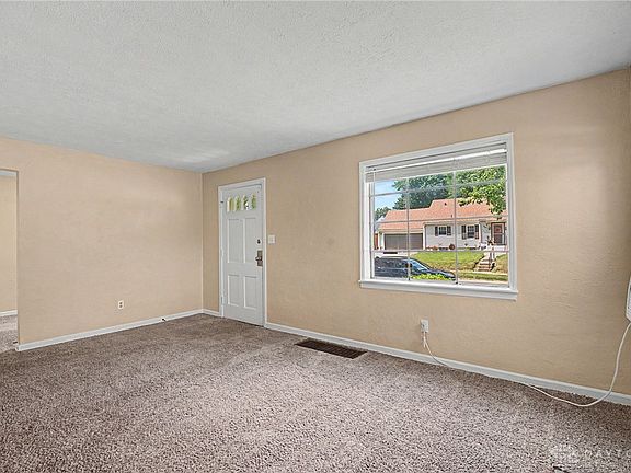 2nd image of 3842 Columbine Pl