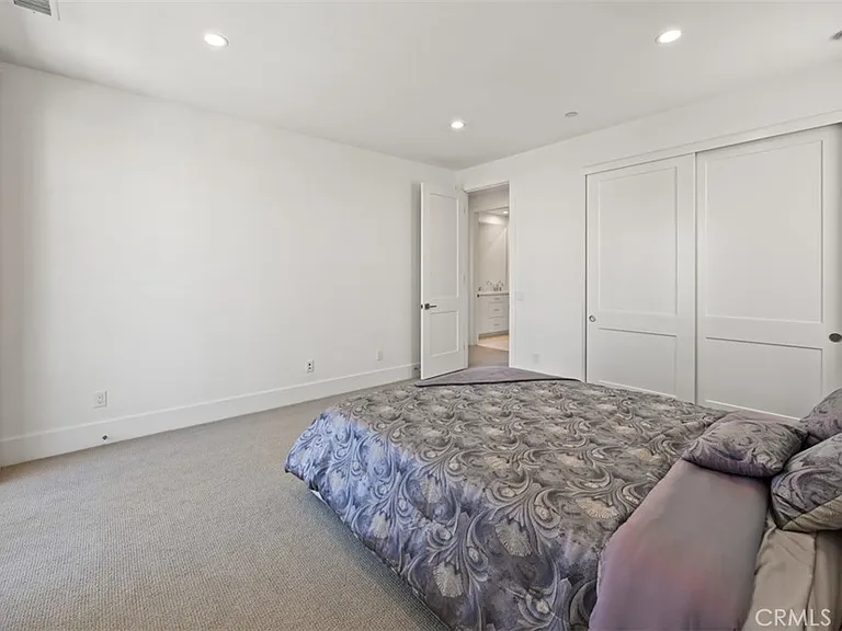 135 Oakstone — Photo 36