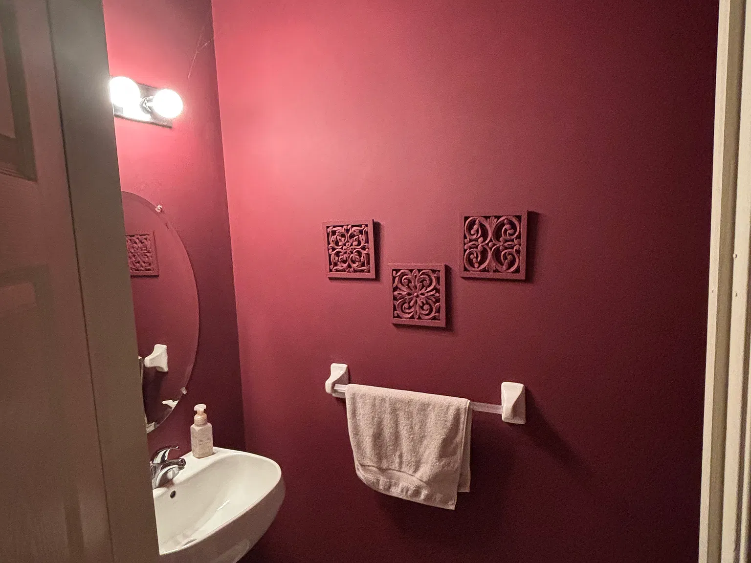 2 bed, 2.5 bath, 1400 sqft, $2,200 — Photo 2