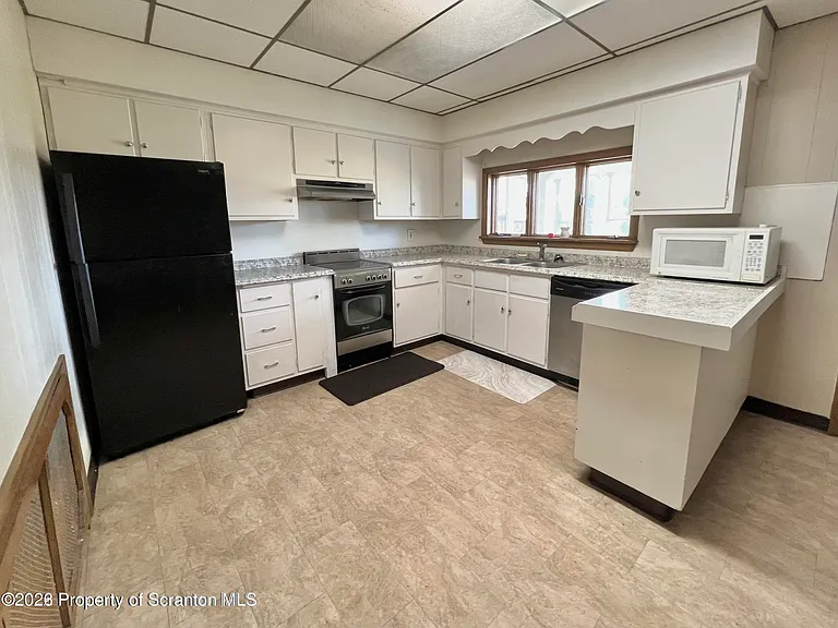 608 Taylor Ave — Photo 16