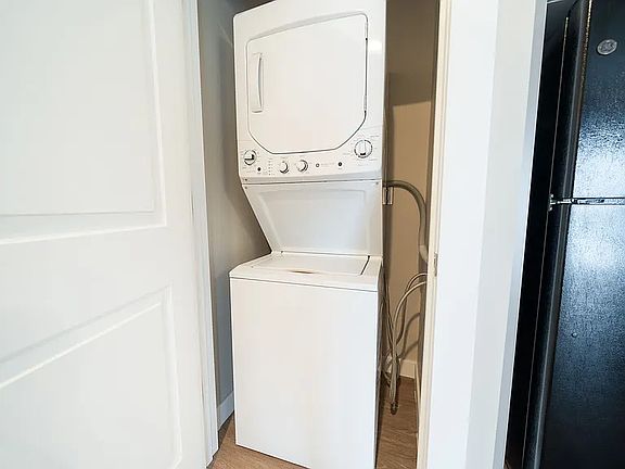 3rd image of 2146 Heyboer Dr #019df4efa