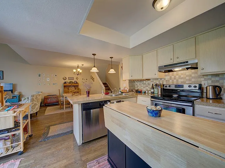 434 Cobblestone Dr — Photo 11