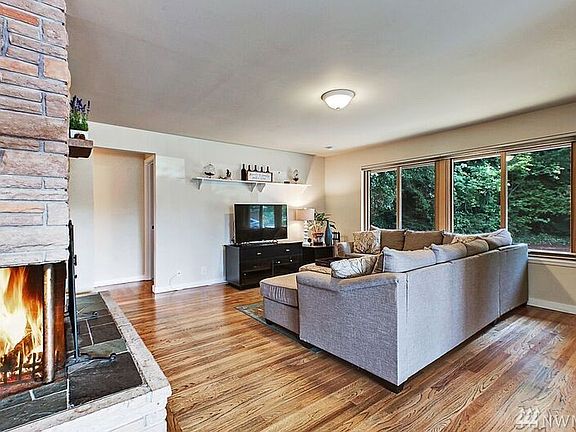 4th image of 18330 44th Ave W