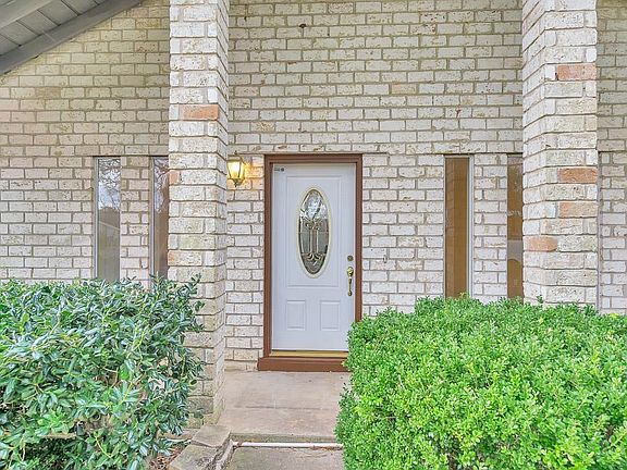 4th image of 622 Park Leaf Ln