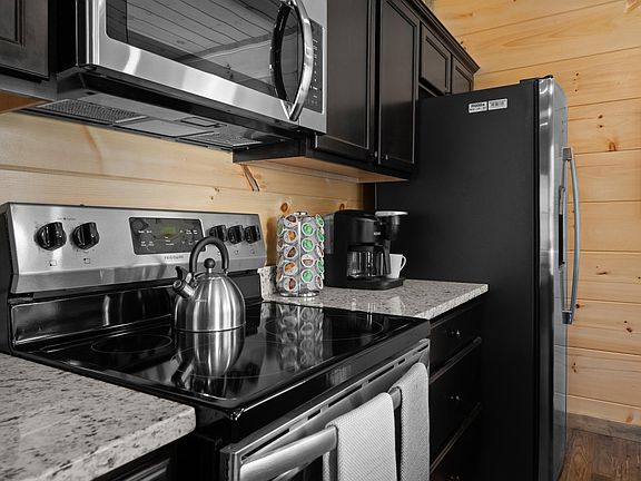 4th image of 1654 Veterans Blvd #23