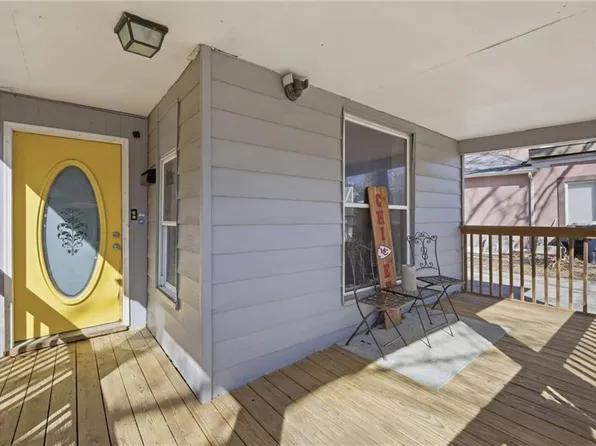 3308 Tracy Ave, Kansas City, MO 64109