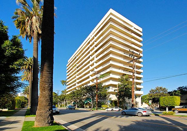 1st image of 838 N Doheny Dr APT 602