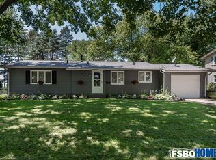 2602 Avalon Dr, Bettendorf, IA