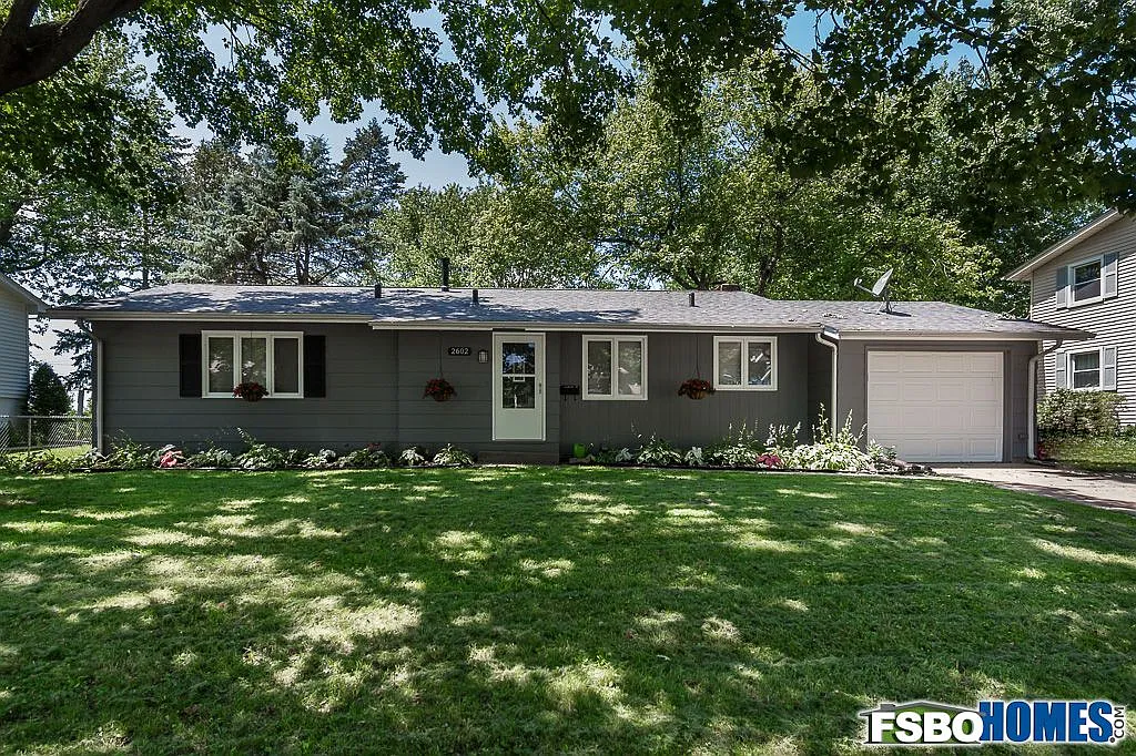 2602 Avalon Dr photo 1