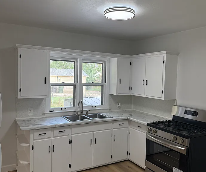 2611 W Highland Ave — Photo 6