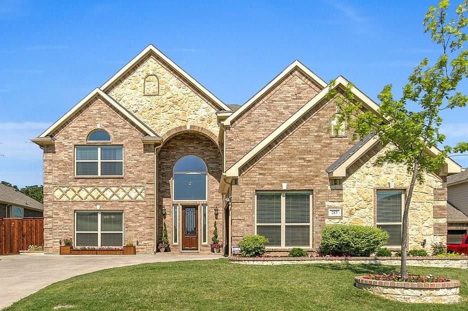 1st image of 213 Chateau Ave