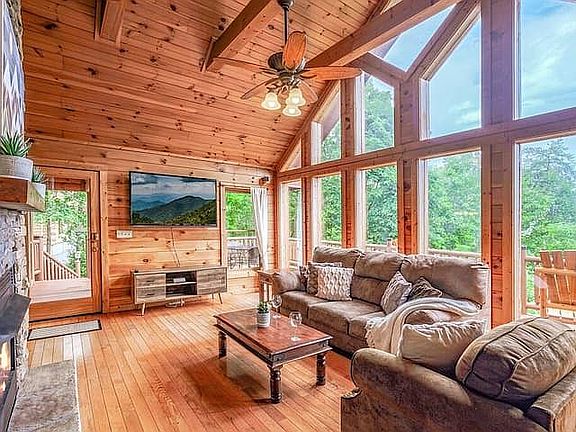 3rd image of 2128 Red Bud Rd
