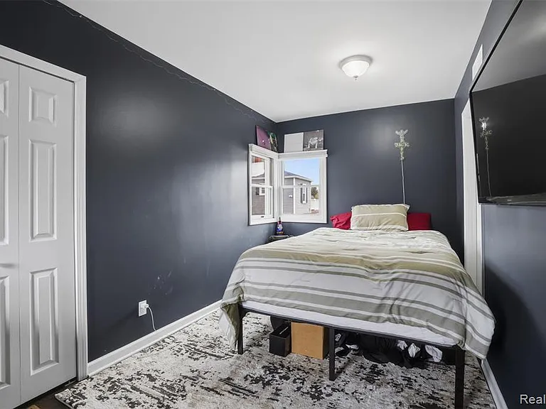 2299 Kingston St — Photo 23
