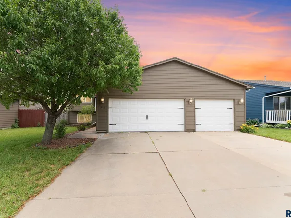 708 S Tanglewood Ave, Sioux Falls, SD 57106
