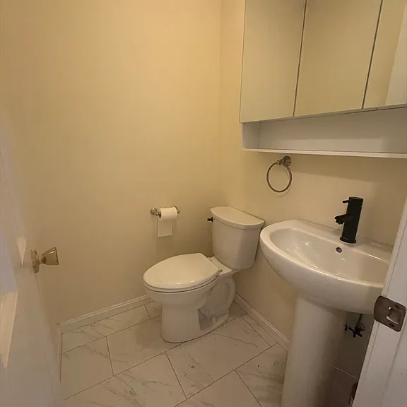 1045 Washington St #2 — Photo 12