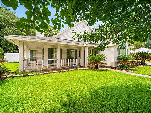 2nd image of 484 Spring Bayou Rd