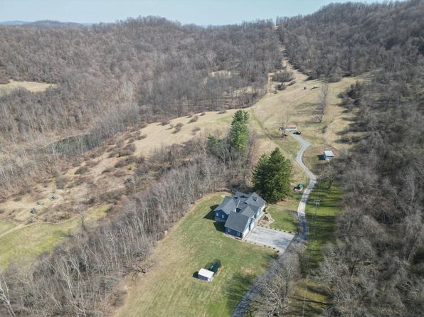 345 Krystal Lee Peterson Dr, Shinnston, WV 26431
