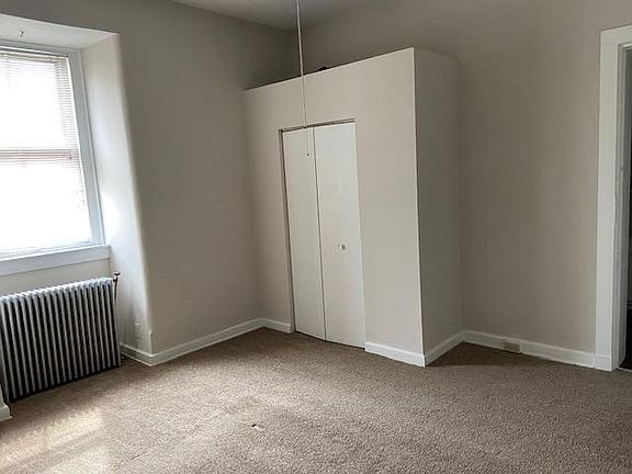 4th image of 326 E 2nd St APT 7
