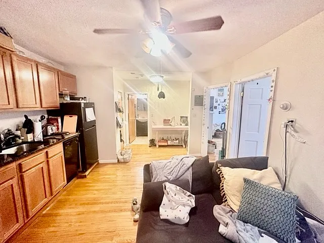 2 bed, 9999 sqft, $3,500 — Photo 2