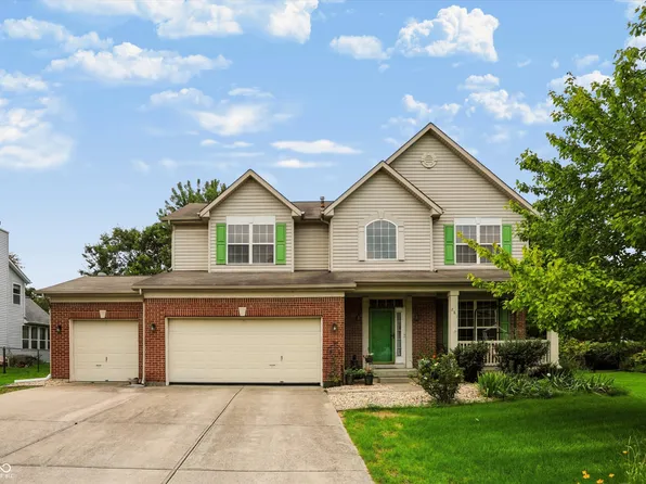 281 Wakefield Dr E, Greenwood, IN 46142
