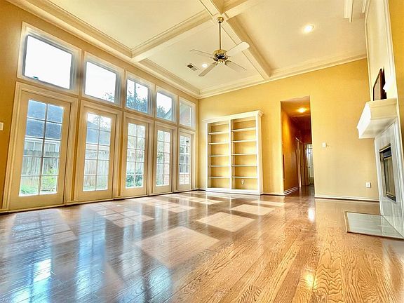 4th image of 1506 Forest Home Dr